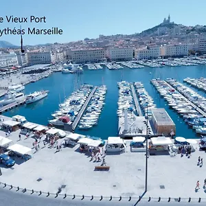 Le Pytheas Vieux Port Marseille